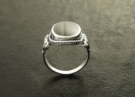 Hipster Onyx Ring, Sterling Silver, GENUINE Onyx Gemstone Jewelry, Boho Unisex Ring, Flat Oval Black Stone Ring,Intricate Antique Rope Shank