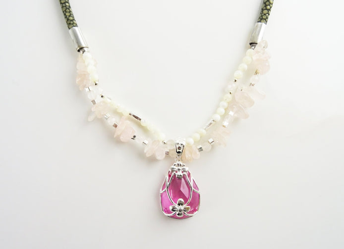 Pink Quartz Necklace - Sterling Silver, Rose Quartz Raw Stone, pearls Strands, Pink Zirconia collar, Flower Pendant, Stingray choker