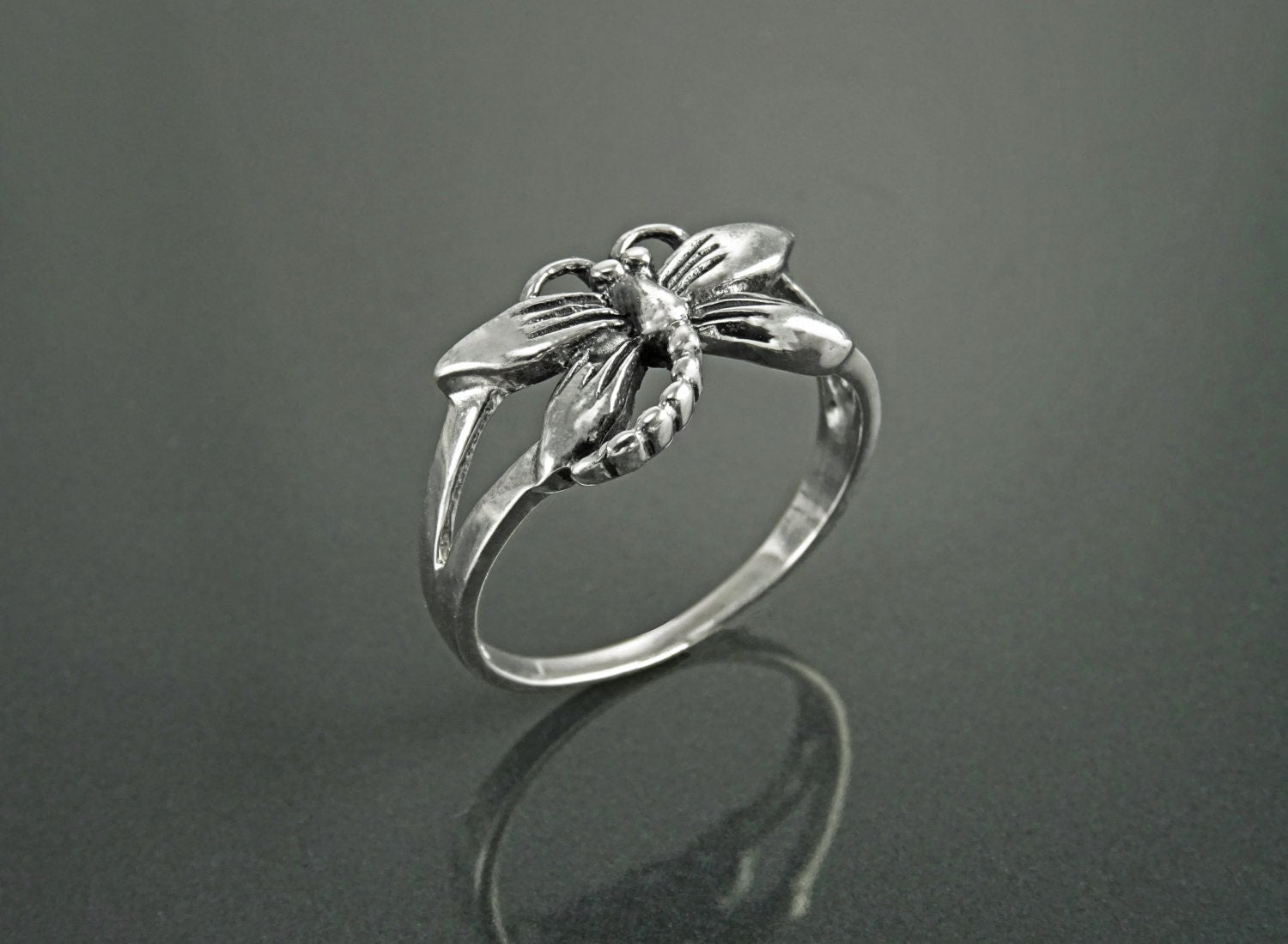 Dragonfly Ring, Sterling Silver, Boho Ring, Damselfly Ring, Flying Insect Ring, Nature Jewelry, Bugs Ring, Garden Bug ring, Dainty Jewelry