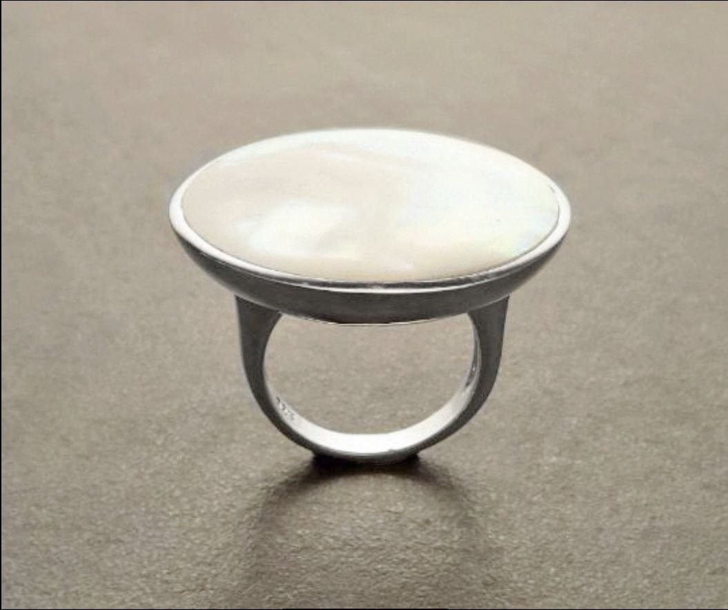 Modern Disc Ring, Sterling Silver, Genuine White MOP, Mother of Pearl, Modern Round Ring, Minimalist Jewelry, Unique Rounded Flat Stone Ring