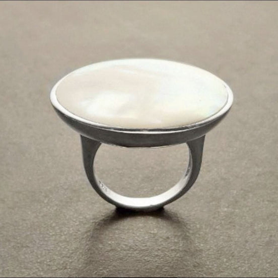 Modern Disc Ring, Sterling Silver, Genuine White MOP, Mother of Pearl, Modern Round Ring, Minimalist Jewelry, Unique Rounded Flat Stone Ring