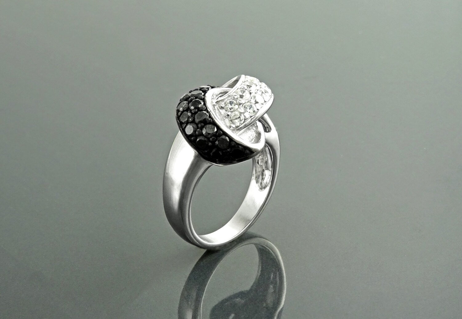 Knot Ring, Sterling Silver, Black & White Color (CZ) Stones, Node Ribbon Ring, Gift for her, Bold Jewelry for woman, Modern Infinity Design