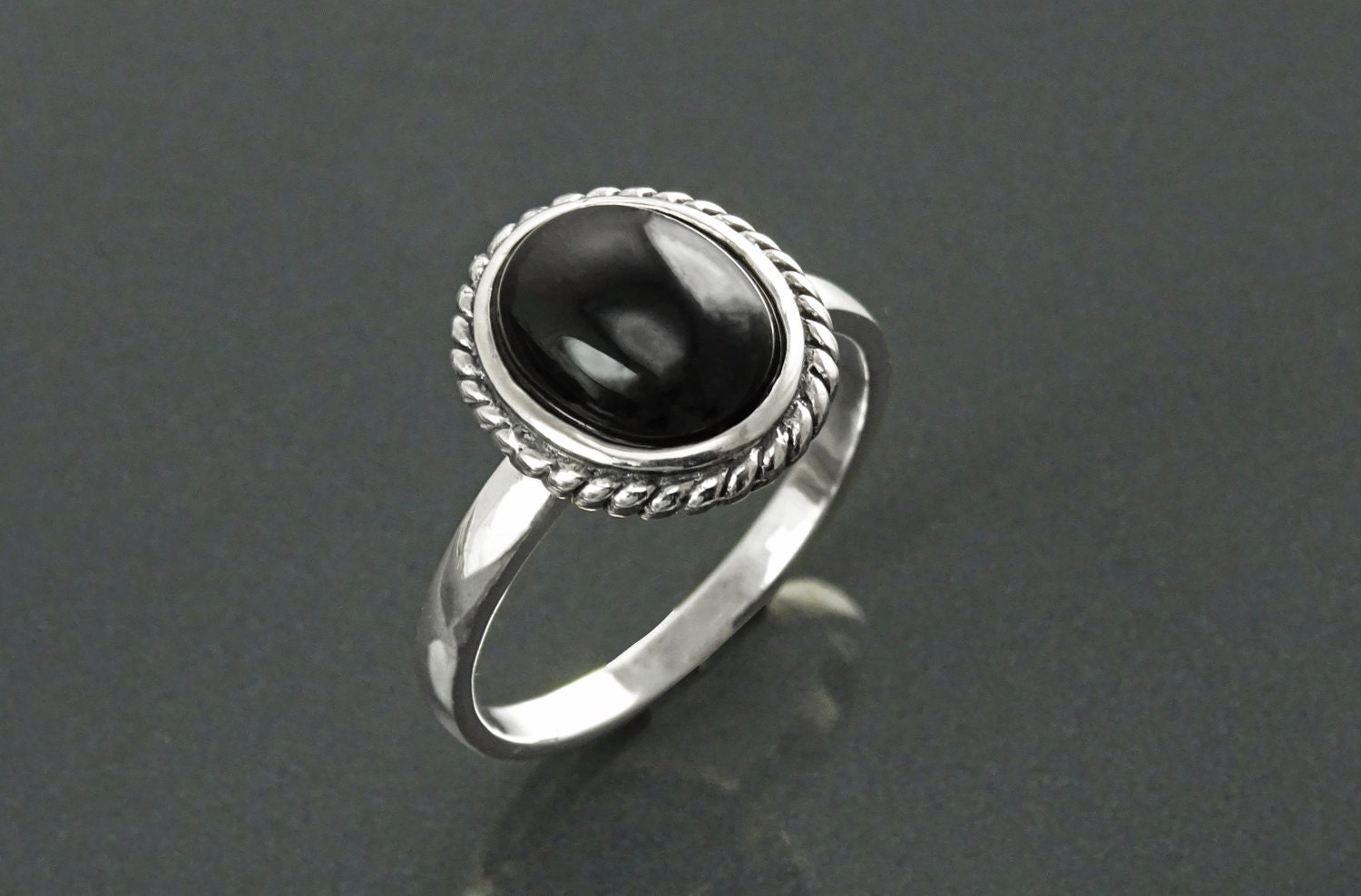 Round Black Antique Ring, Sterling Silver, Natural Onyx Gemstone, Rope Ring, Boho Hipster Ring, Round Stone Ring, Midi Ring, Vintage Ring