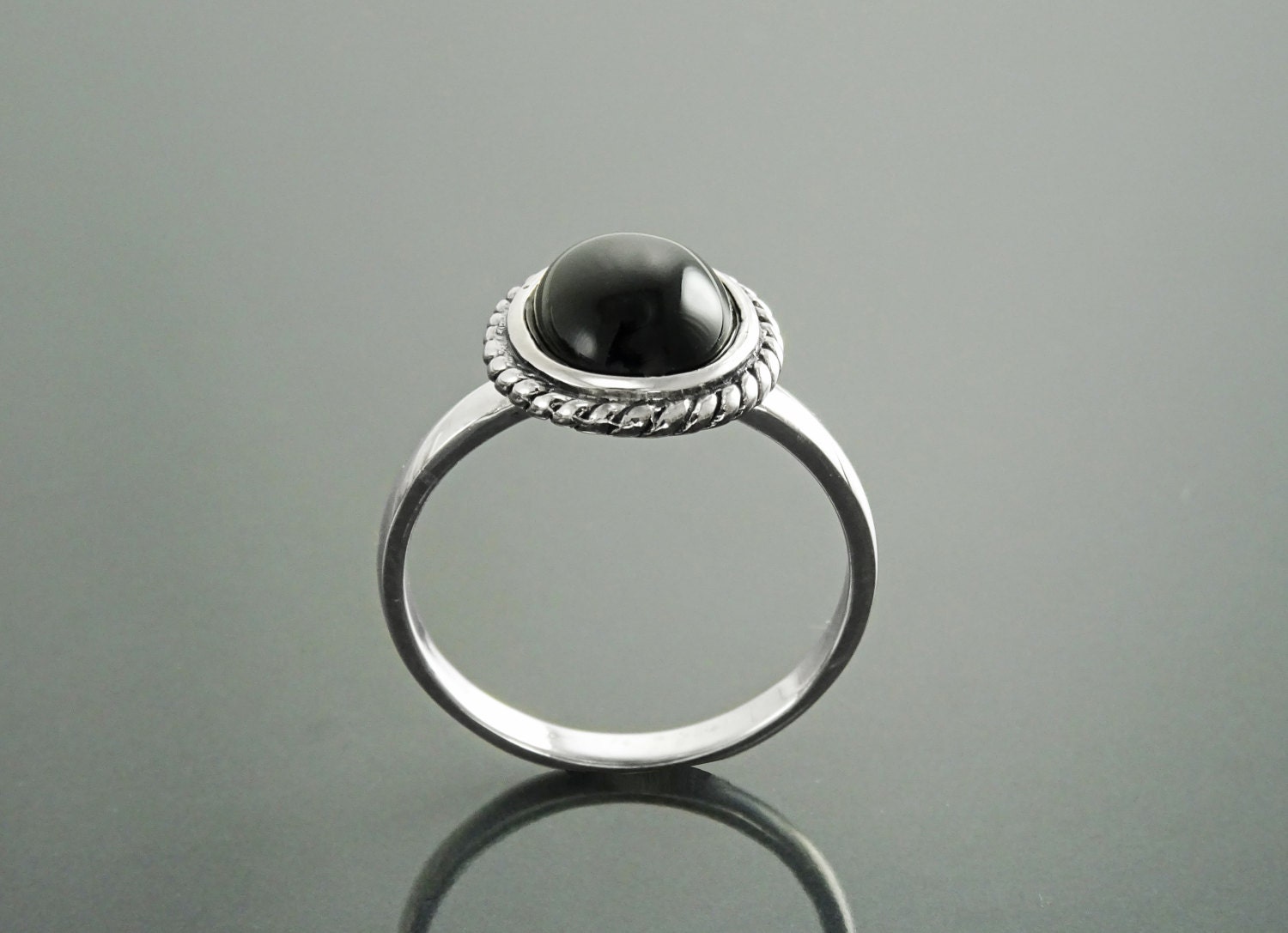 Round Black Antique Ring, Sterling Silver, Natural Onyx Gemstone, Rope Ring, Boho Hipster Ring, Round Stone Ring, Midi Ring, Vintage Ring