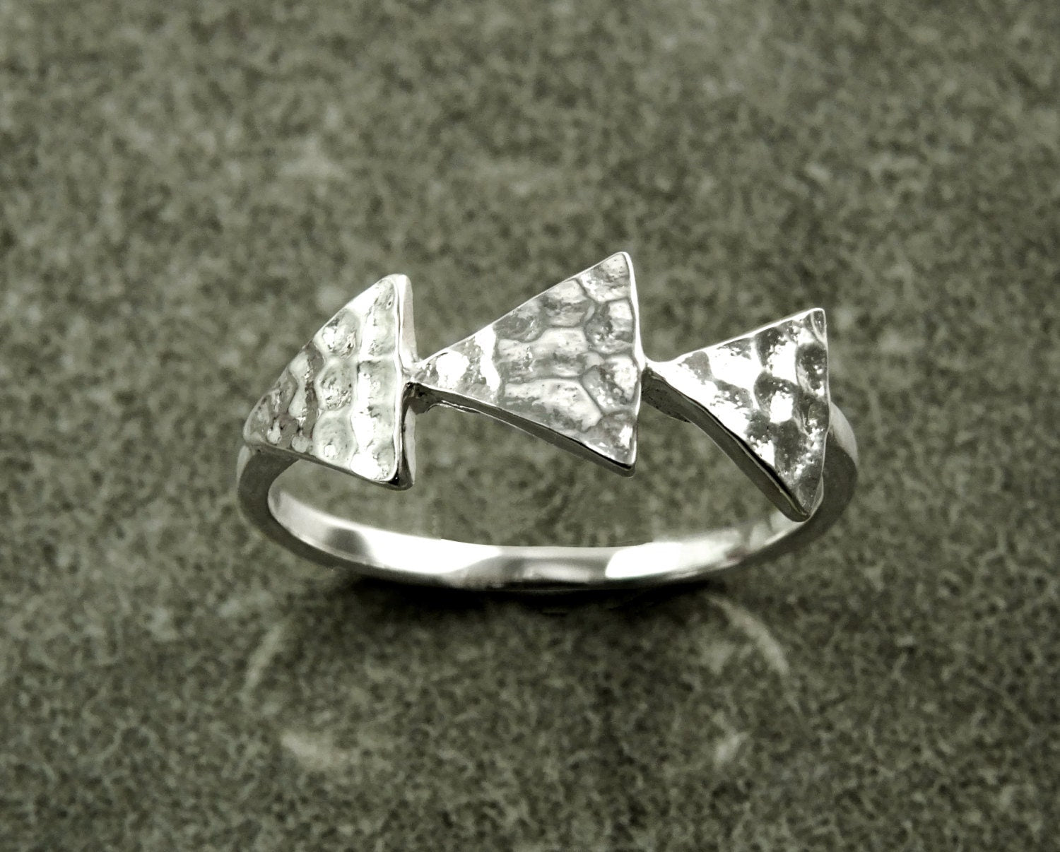 Triangle Ring, Sterling Silver, Hammered Spikes Ring, Spikes Chevron ring, Delta Peak Ring, Triangles Ring, Geometric Pointed Jewelry, Point