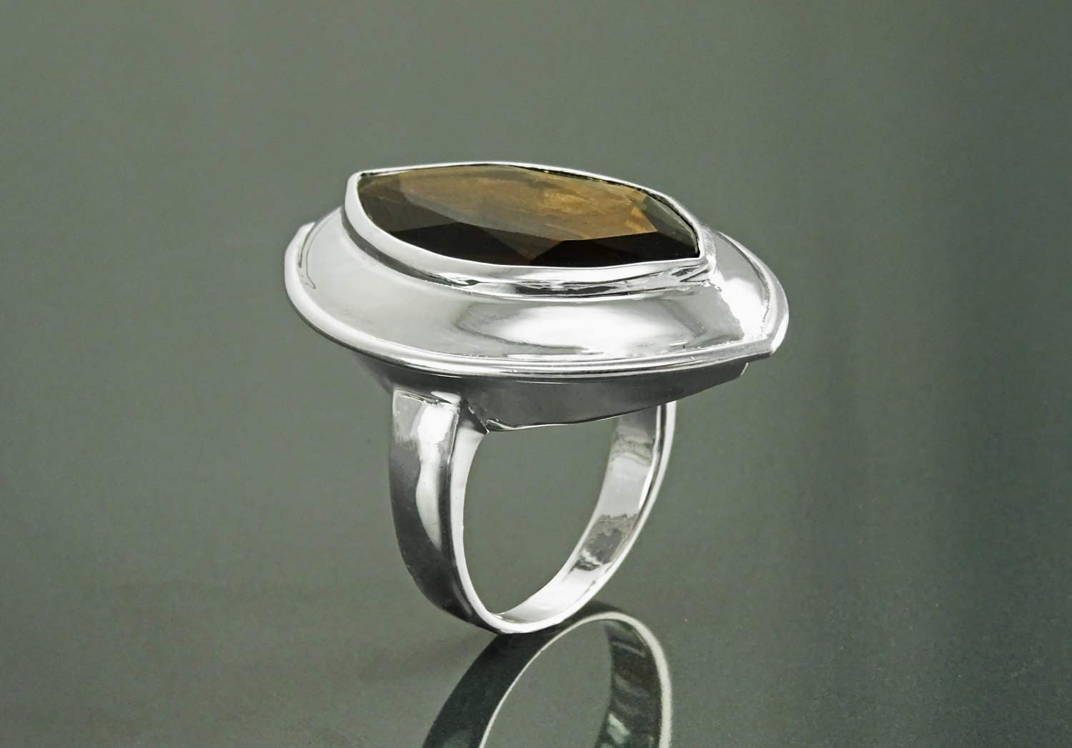 Bague Quartz, Argent 925, Grand Zirconia Oval couleur Quartz Fumé, taillé en Marquise, Ligne Pure, Simple, Grande Bague Originale,