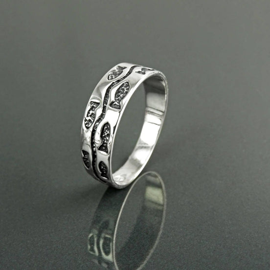 Fish Band Ring, Sterling Silver, Beach Ring, Sea Life Ocean world, Nautical Gift, Fishes, School of Fish, oceanic marine aquatic jewelry