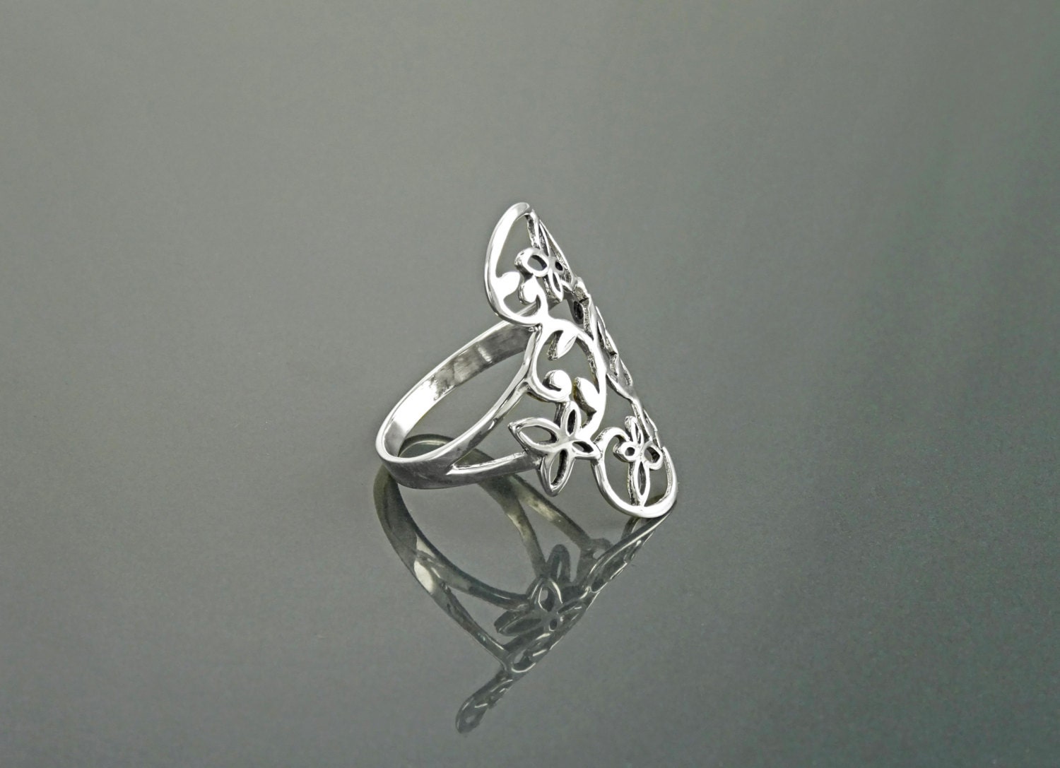 Butterfly Ring, Sterling Silver, Dainty Flying Butterflies Ring, Filigree Ring, Elegant Wide Ring, Nature Jewelry, Open Work Lace Ring