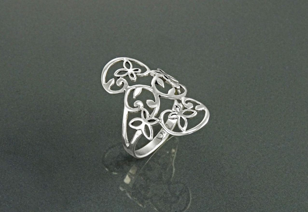 Butterfly Ring, Sterling Silver, Dainty Flying Butterflies Ring, Filigree Ring, Elegant Wide Ring, Nature Jewelry, Open Work Lace Ring