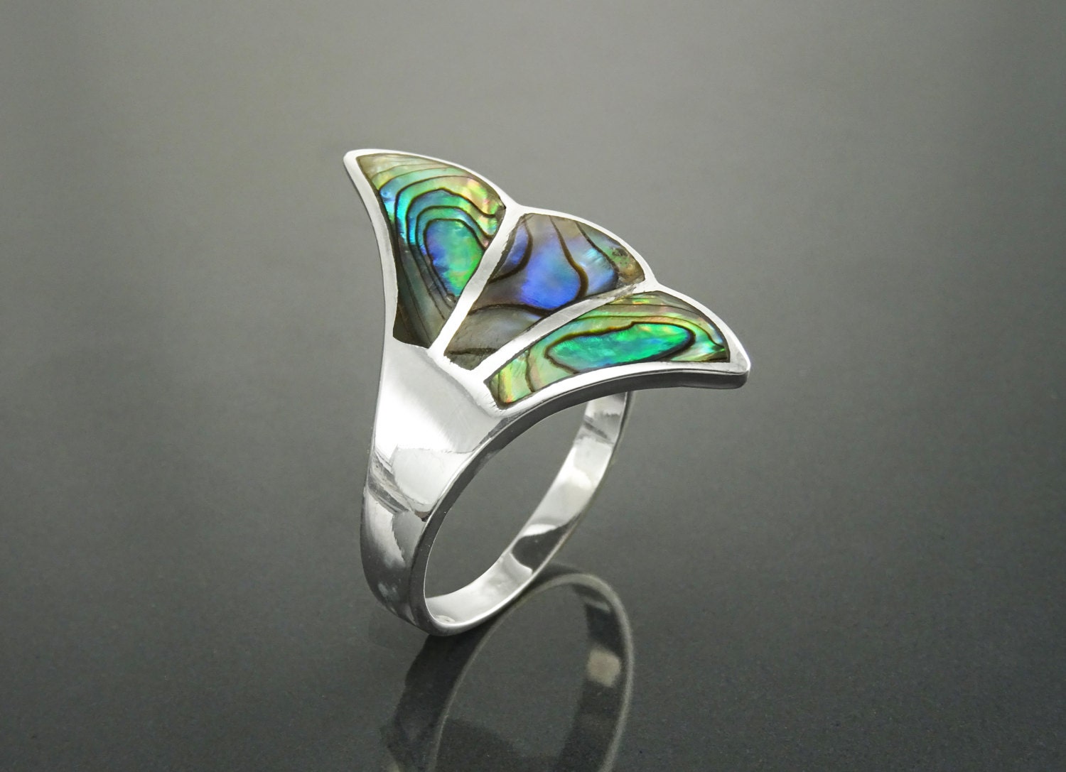 Paua Shell Fan Ring, Sterling Silver, Wave Stone Ring, Flat Abalone Jewelry, Unique Wing Feather Ring, Blue Green Rainbow Color, Art Nouveau