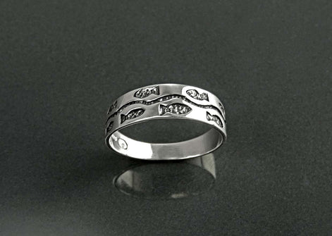 Fish Band Ring, Sterling Silver, Beach Ring, Sea Life Ocean world, Nautical Gift, Fishes, School of Fish, oceanic marine aquatic jewelry