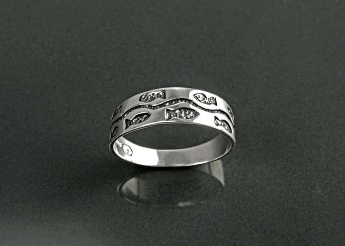 Fish Band Ring, Sterling Silver, Beach Ring, Sea Life Ocean world, Nautical Gift, Fishes, School of Fish, oceanic marine aquatic jewelry