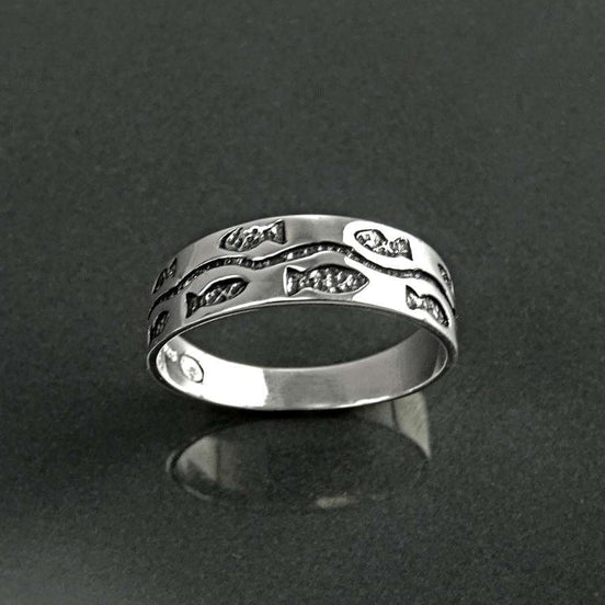 Fish Band Ring, Sterling Silver, Beach Ring, Sea Life Ocean world, Nautical Gift, Fishes, School of Fish, oceanic marine aquatic jewelry