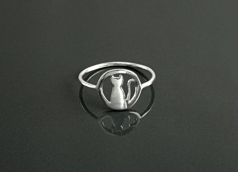 Cat Moon Ring, Sterling Silver, Sitting Cat with Moonlight Round Ring, Kitty Ring, Feline Ring, Pet Jewelry, Pussy Cat Ring, Kitten Ring