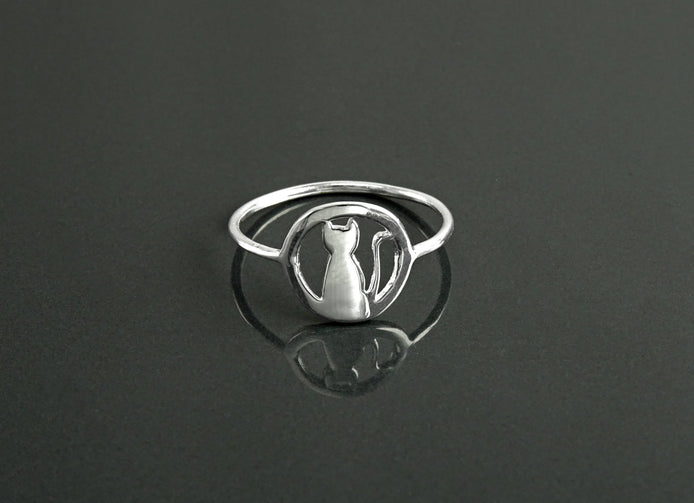 Cat Moon Ring, Sterling Silver, Sitting Cat with Moonlight Round Ring, Kitty Ring, Feline Ring, Pet Jewelry, Pussy Cat Ring, Kitten Ring