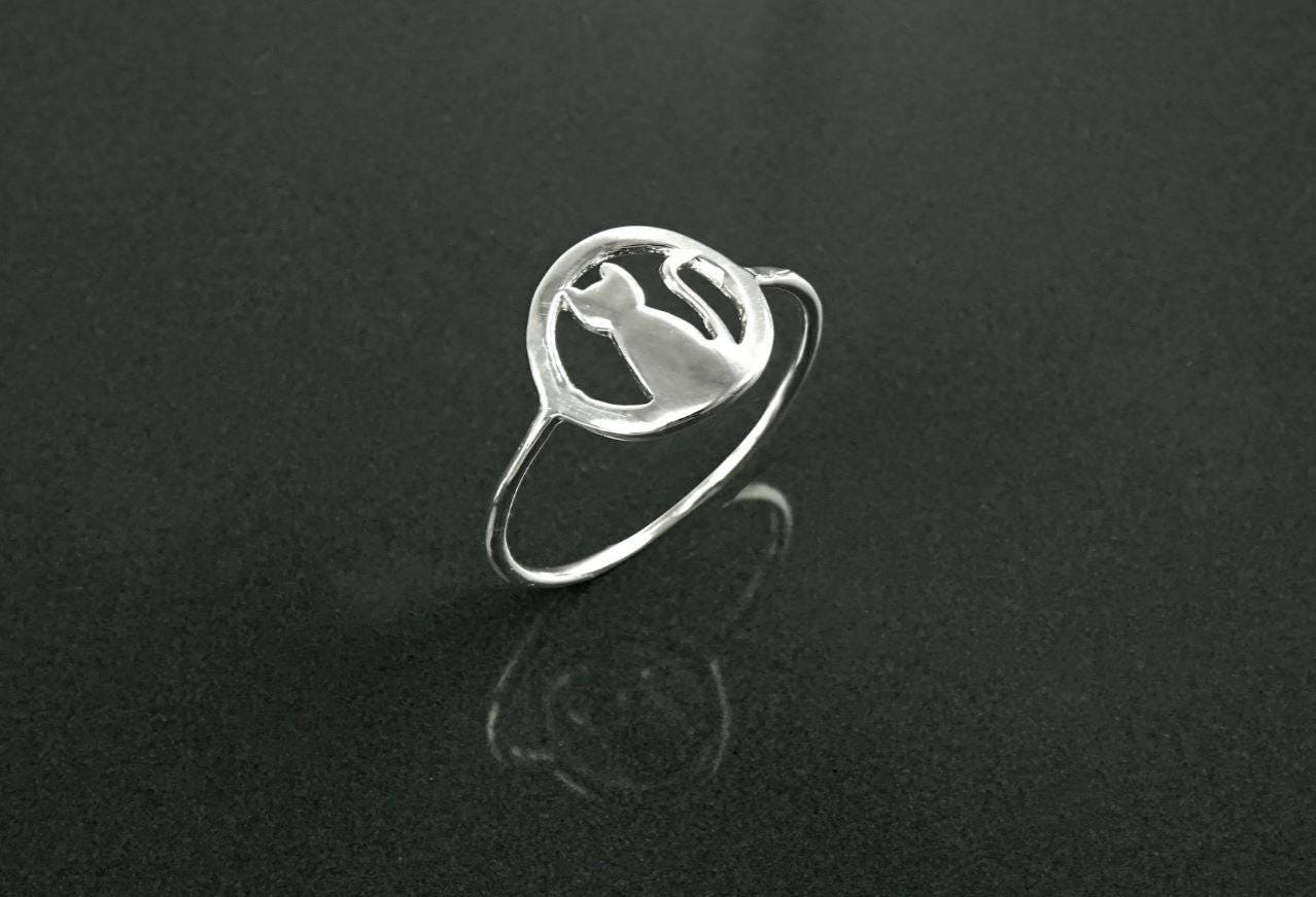 Cat Moon Ring, Sterling Silver, Sitting Cat with Moonlight Round Ring, Kitty Ring, Feline Ring, Pet Jewelry, Pussy Cat Ring, Kitten Ring