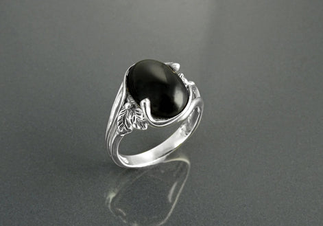 Sterling Silver Onyx Leaf Ring, Boho Antique Rope Shank Band, Oval Black Gemstone