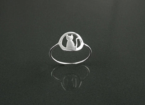 Cat Moon Ring, Sterling Silver, Sitting Cat with Moonlight Round Ring, Kitty Ring, Feline Ring, Pet Jewelry, Pussy Cat Ring, Kitten Ring