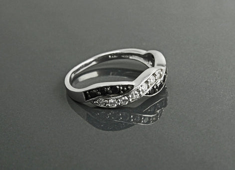 Black and White Diamond Twist Ring by KRAMIKE • Crossing Two Colors Ring • Sterling Silver • Gift For Her • Perfect Anniversary Gift • KR068