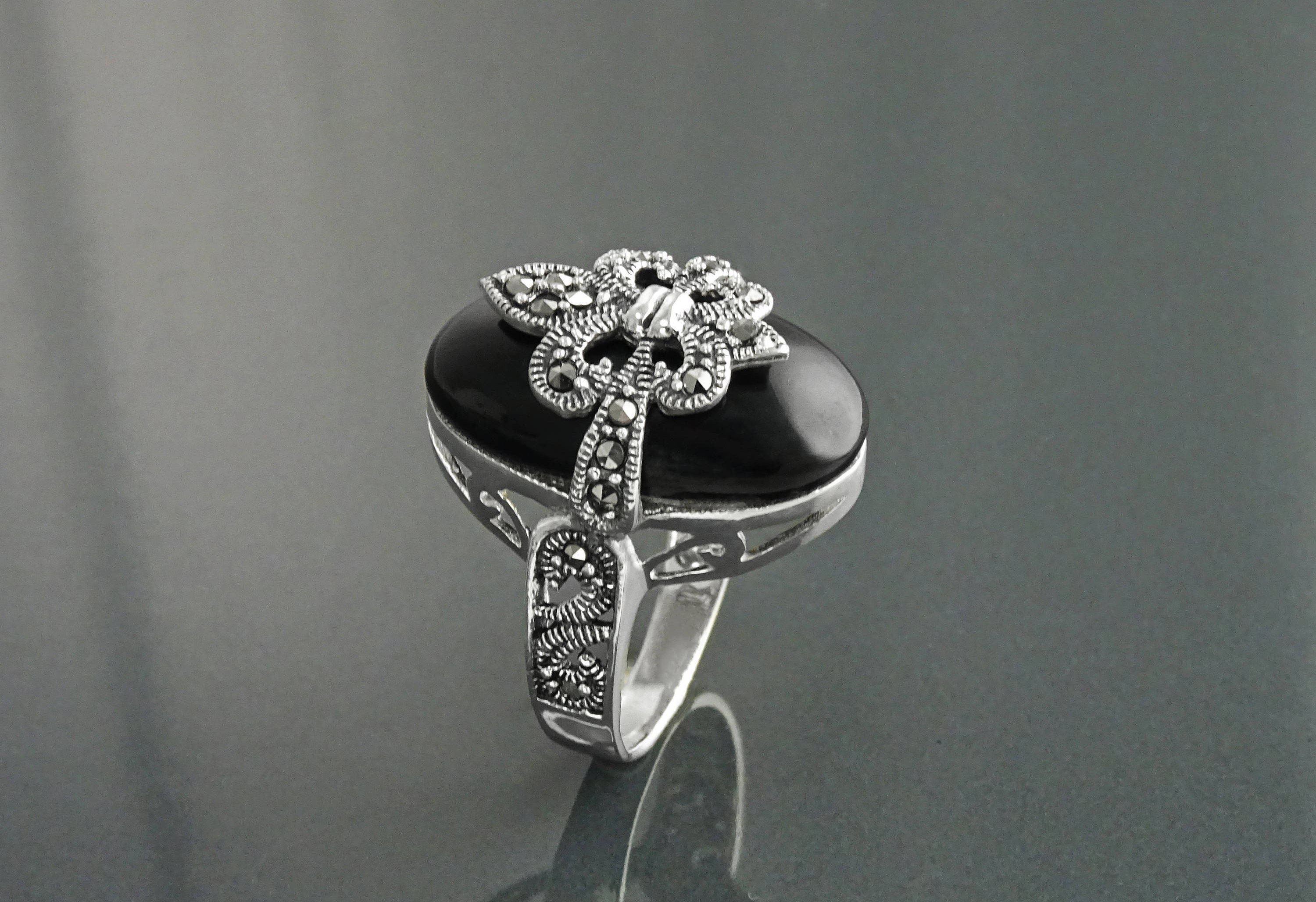 Fleur de Lys Ring, Silver 925, Marcasite Ring, Real Black Onyx, French Vintage Jewelry, Lis Petals Symbol of Purity, Innocence and Virginity
