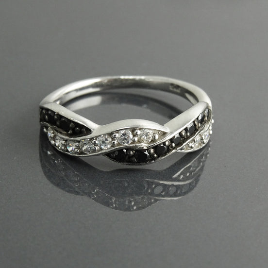Black and White Diamond Twist Ring by KRAMIKE • Crossing Two Colors Ring • Sterling Silver • Gift For Her • Perfect Anniversary Gift • KR068
