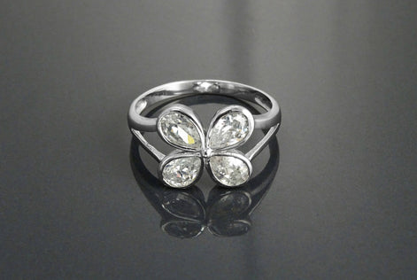 Sterling Silver Four-Leaf Clover Ring • Oval Sones CZ • Modern Jewelry
