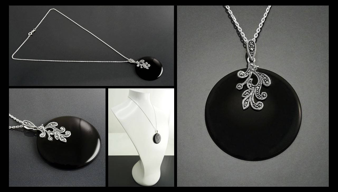 Multi vues d'un collier en argent 925 avec un pendentif en argent massif et en onyx noir orné d'un motif de filigrane retro. Le pendentif est rond et présente un motif floral délicat dans un style vintage art deco.