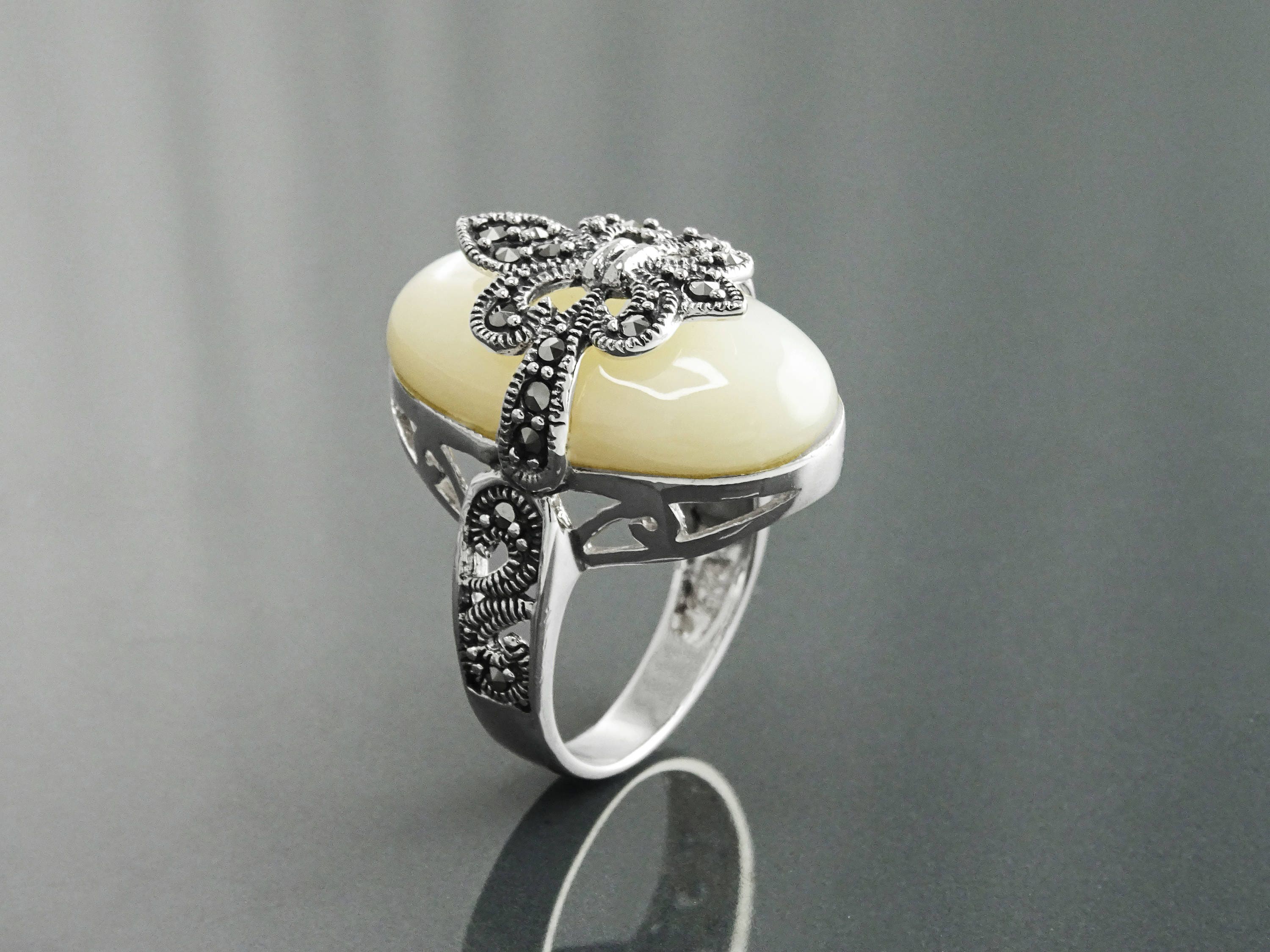 Sterling Silver Fleur de Lys Ring, Marcasite Mother of Pearl, French Vintage Jewelry