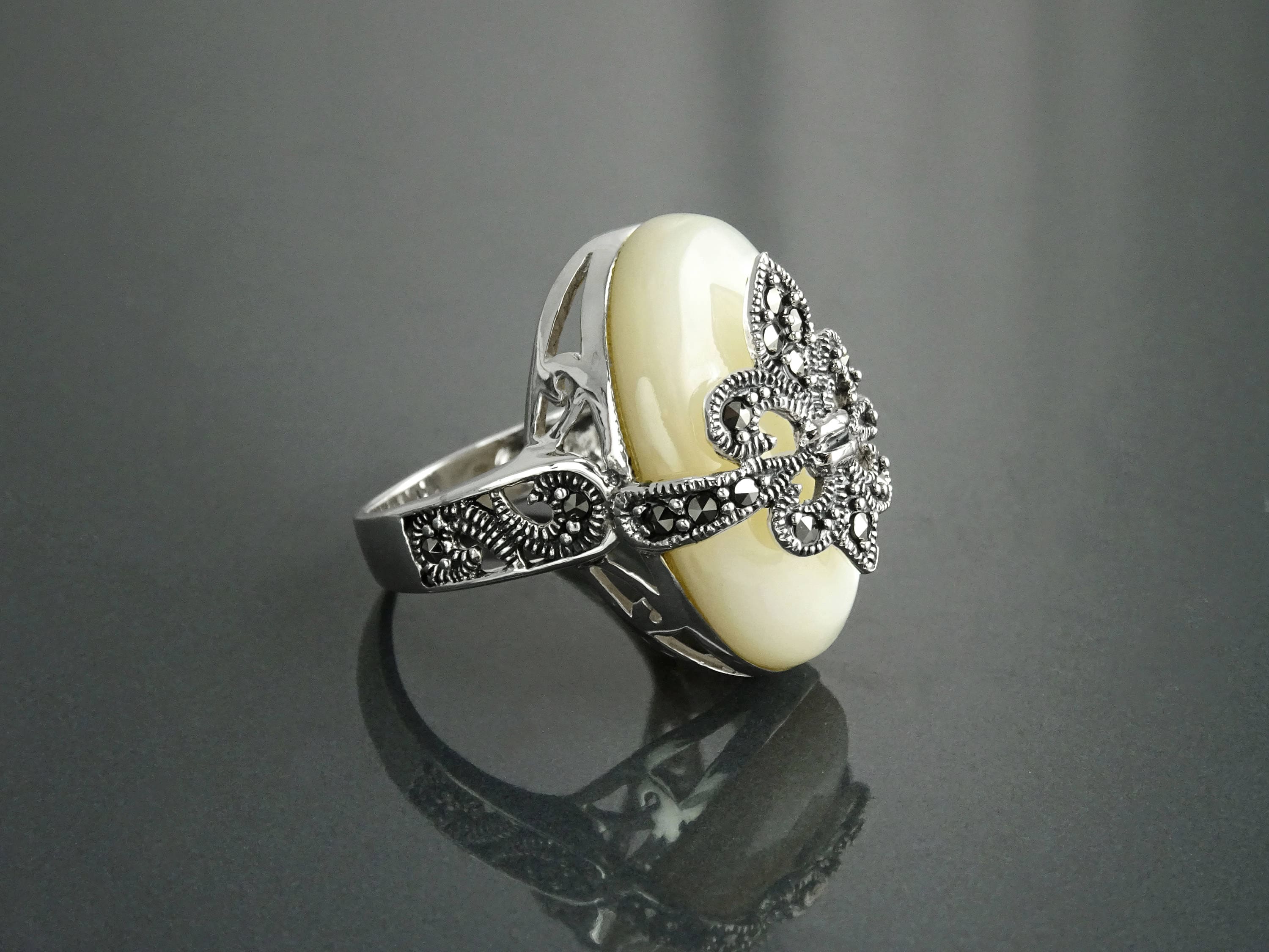 Sterling Silver Fleur de Lys Ring, Marcasite Mother of Pearl, French Vintage Jewelry