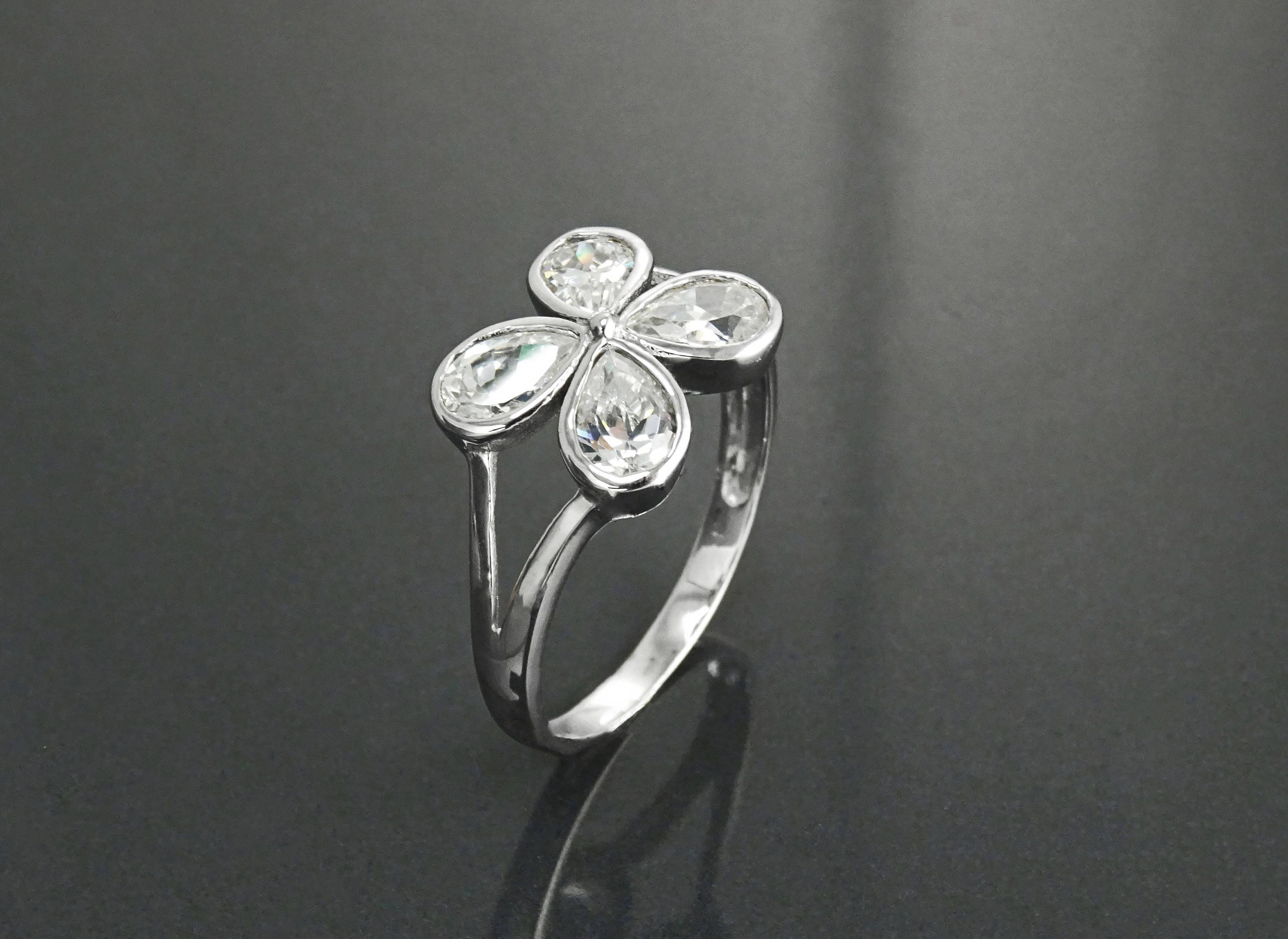 Sterling Silver Four-Leaf Clover Ring • Oval Sones CZ • Modern Jewelry