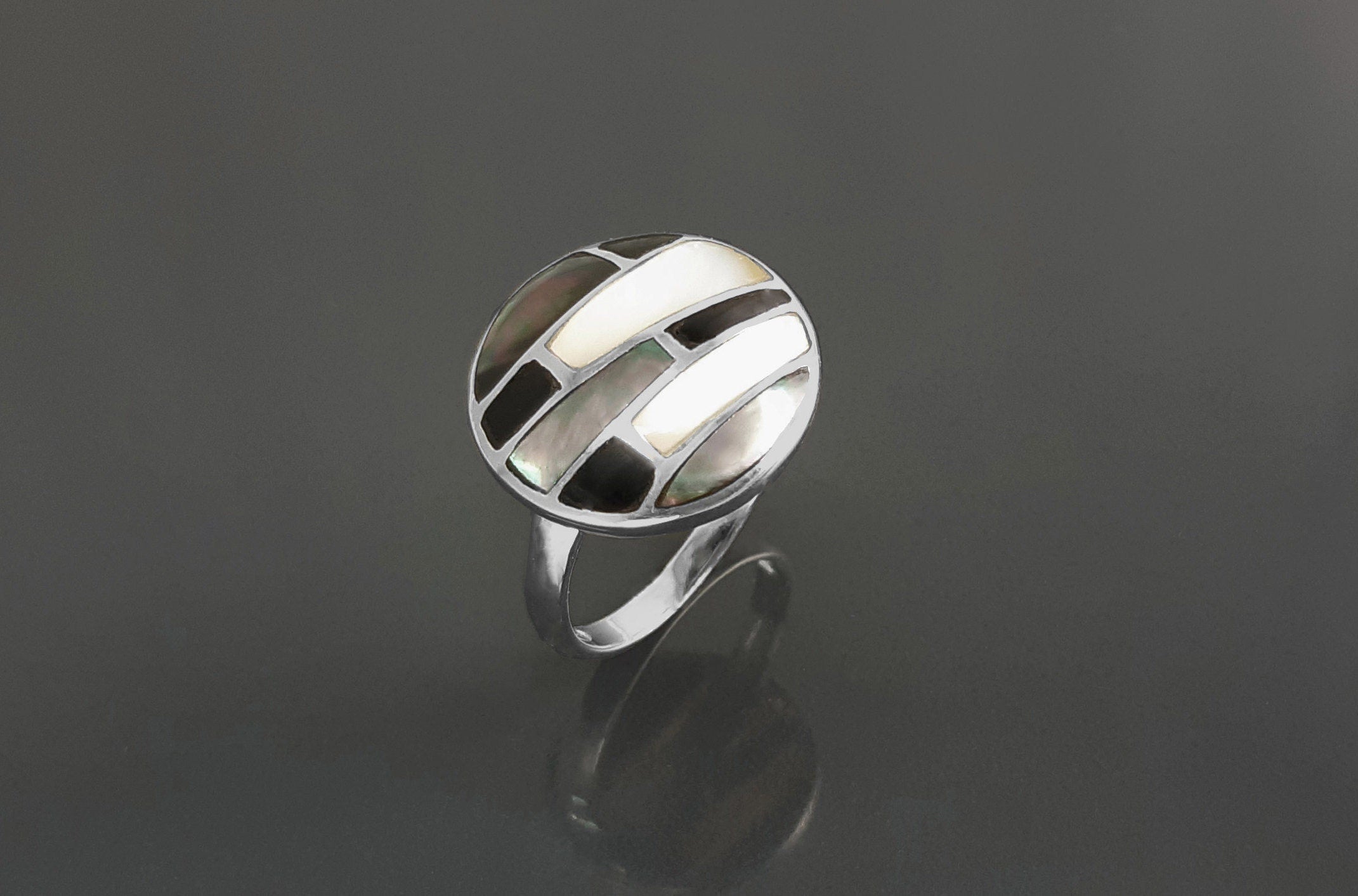 Round Shell Ring, Sterling Silver, White Mother of Pearl, Grey Paua with Onyx Stone, Horizontal Mosaic Stone, Geometric Ring, Woman Ring
