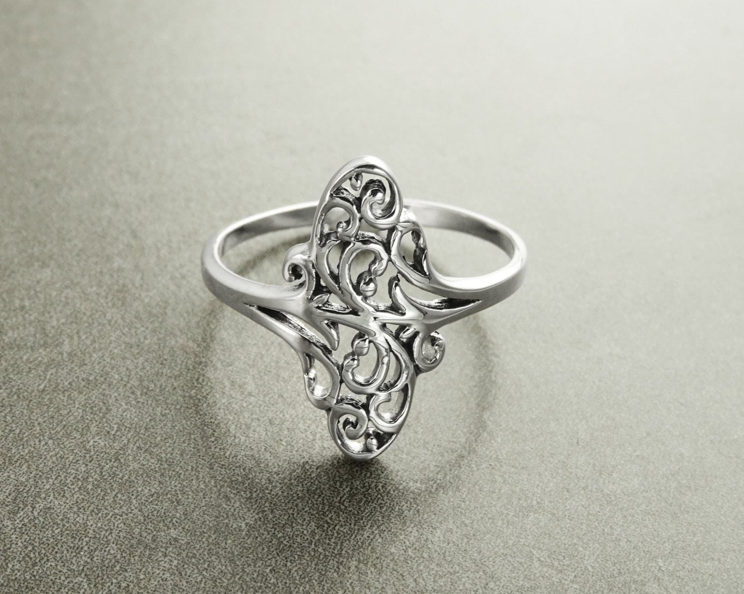 Oval Filigree Ring, Sterling Silver, Vintage Style, Intricate Lace, Small Oval Form, Victorian Ring, Dainty Filigree Ring, Popular ring,Gift