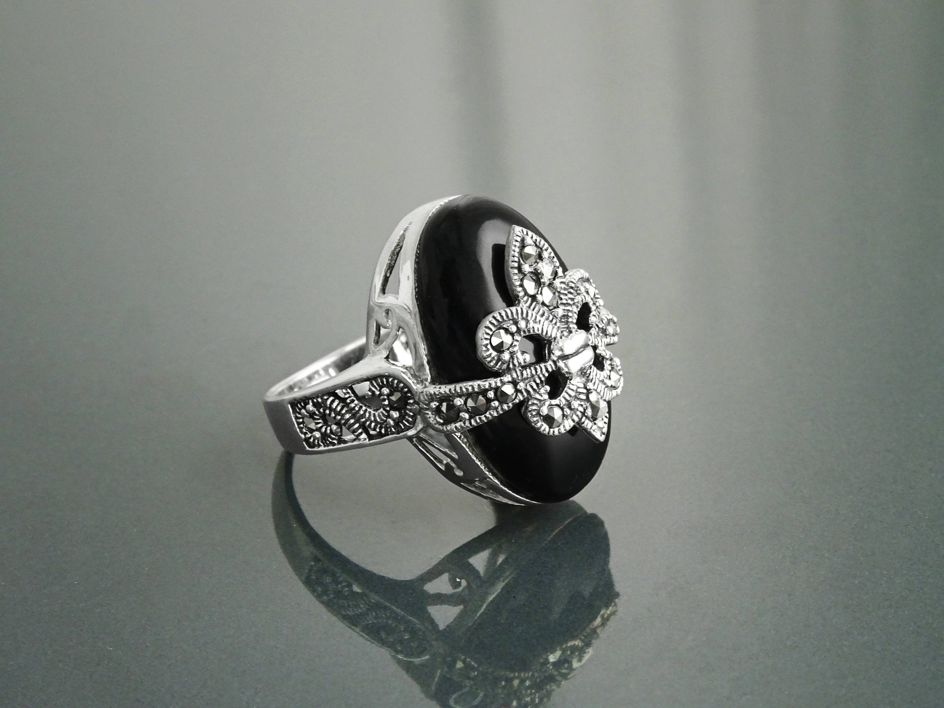 Fleur de Lys Ring, Silver 925, Marcasite Ring, Real Black Onyx, French Vintage Jewelry, Lis Petals Symbol of Purity, Innocence and Virginity
