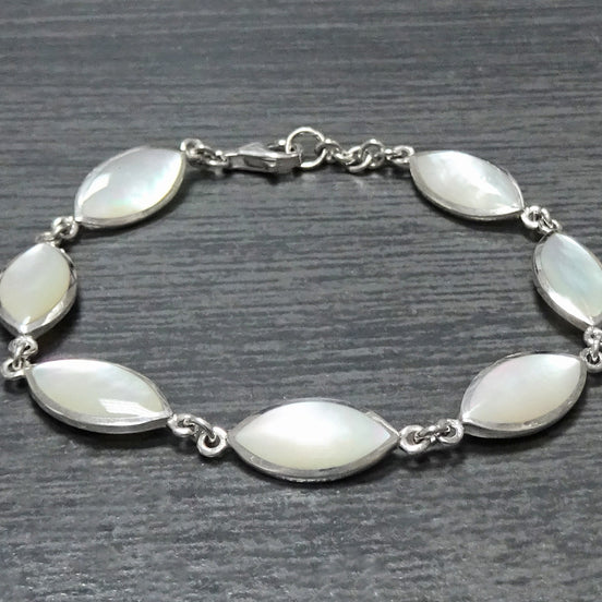 White Oval Shell Bracelet, Sterling Silver, MOP Mother of Pearl Shell Bracelet, Minimalist Women Stone Bracelet, Modern Urban Style Jewelry