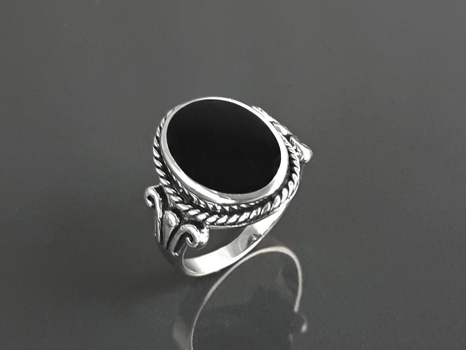 Hipster Onyx Ring, Sterling Silver, GENUINE Onyx Gemstone Jewelry, Boho Unisex Ring, Flat Oval Black Stone Ring,Intricate Antique Rope Shank