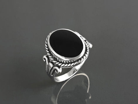 Hipster Onyx Ring, Sterling Silver, GENUINE Onyx Gemstone Jewelry, Boho Unisex Ring, Flat Oval Black Stone Ring,Intricate Antique Rope Shank