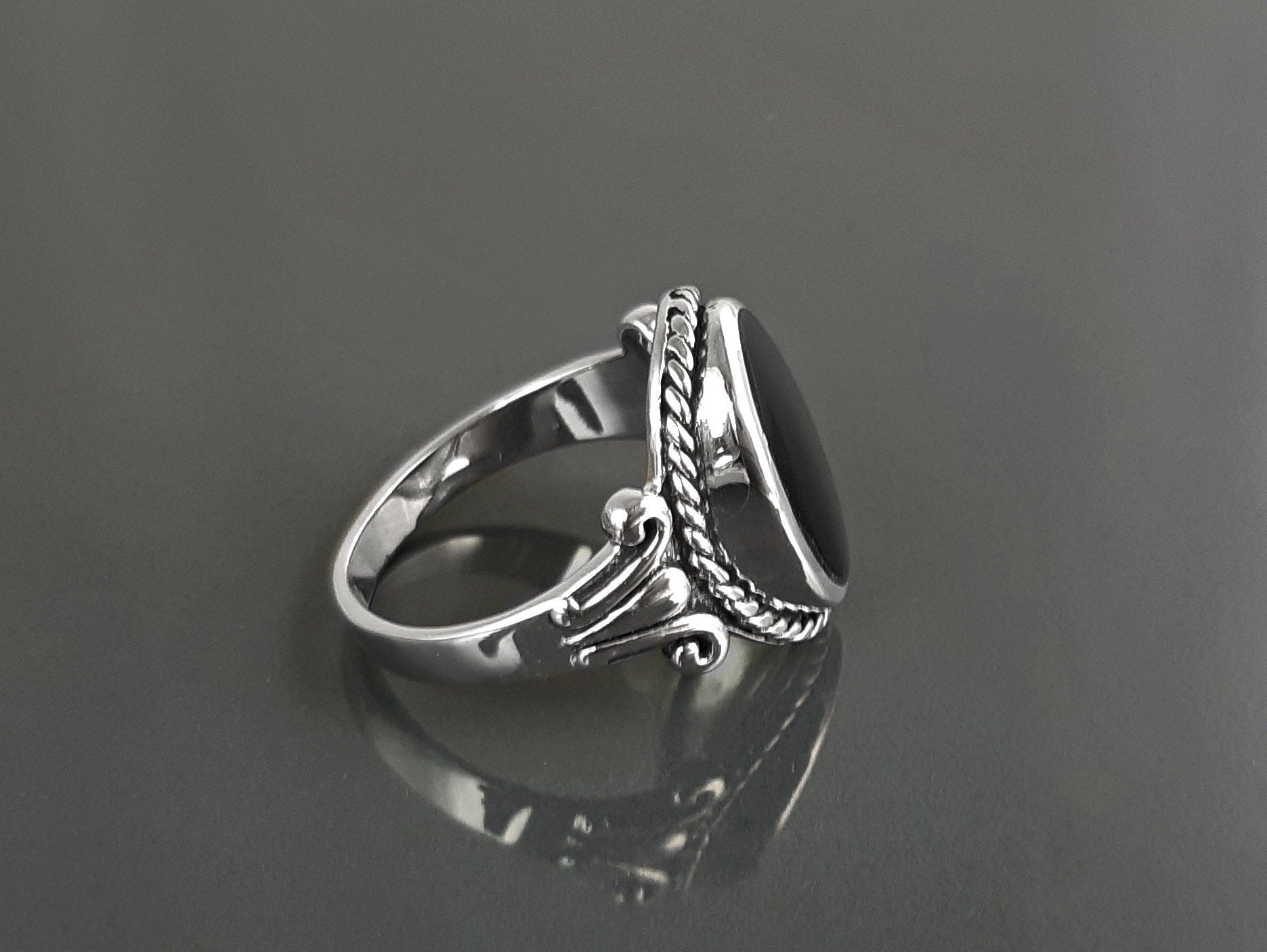 Hipster Onyx Ring, Sterling Silver, GENUINE Onyx Gemstone Jewelry, Boho Unisex Ring, Flat Oval Black Stone Ring,Intricate Antique Rope Shank