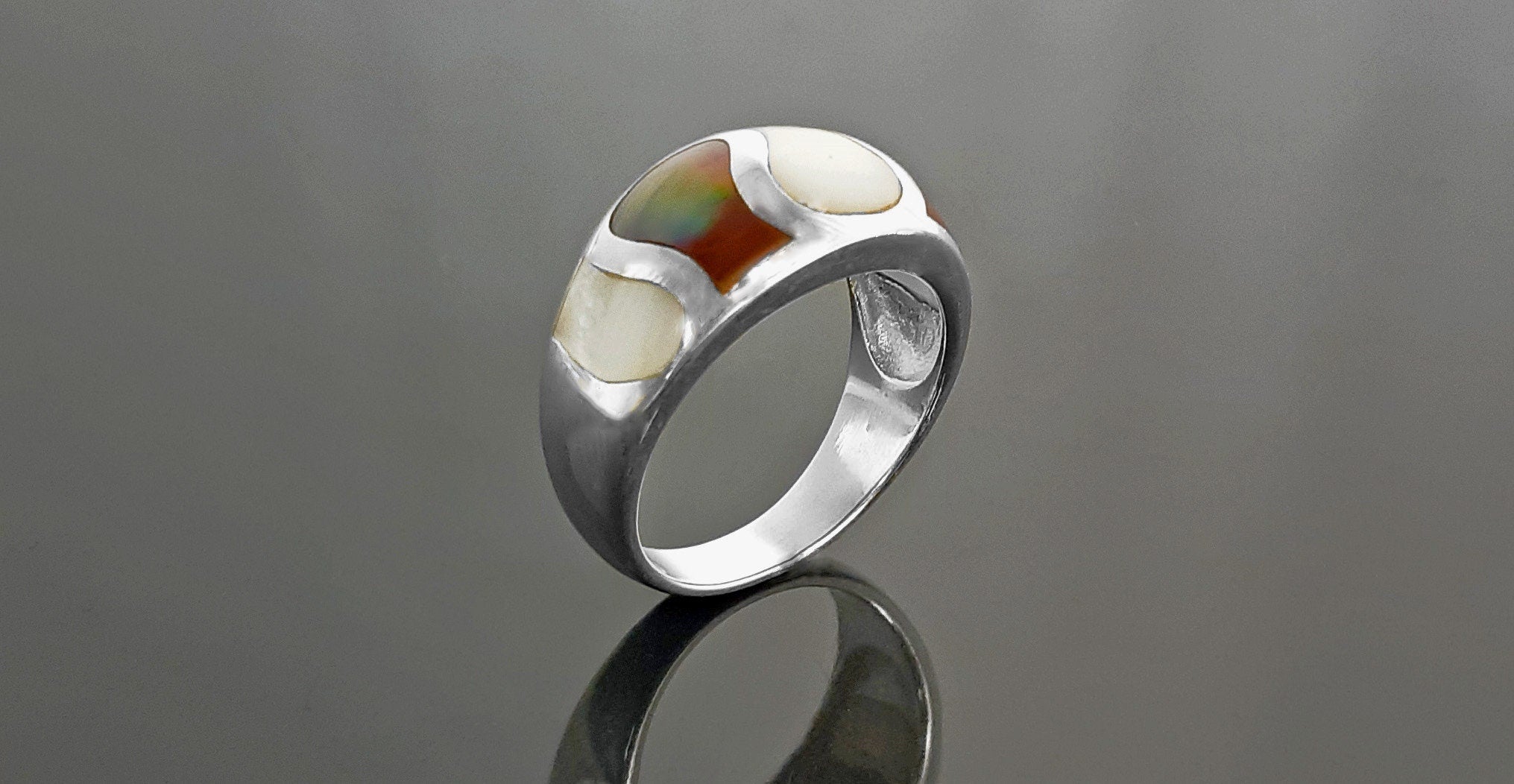 Beautiful MOP Wave Ring, Two Colors Shell Band Ring, Silver Ring, 925 Sterling Silver, Large Ring, Domed Silver Ring, Mother of Pearl.