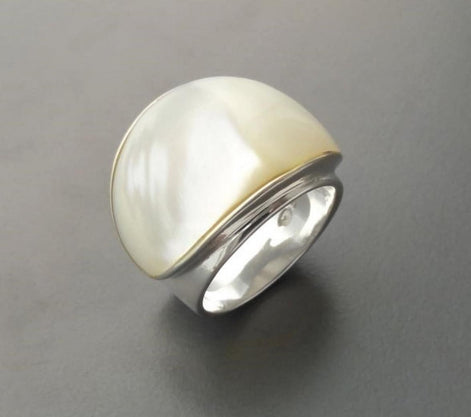 White MOP Wide Ring - Sterling Silver 925 - Mother of Pearl - Boho Ring - White shell - Large Silver Ring - Genuine MOP. Small Size Ring.