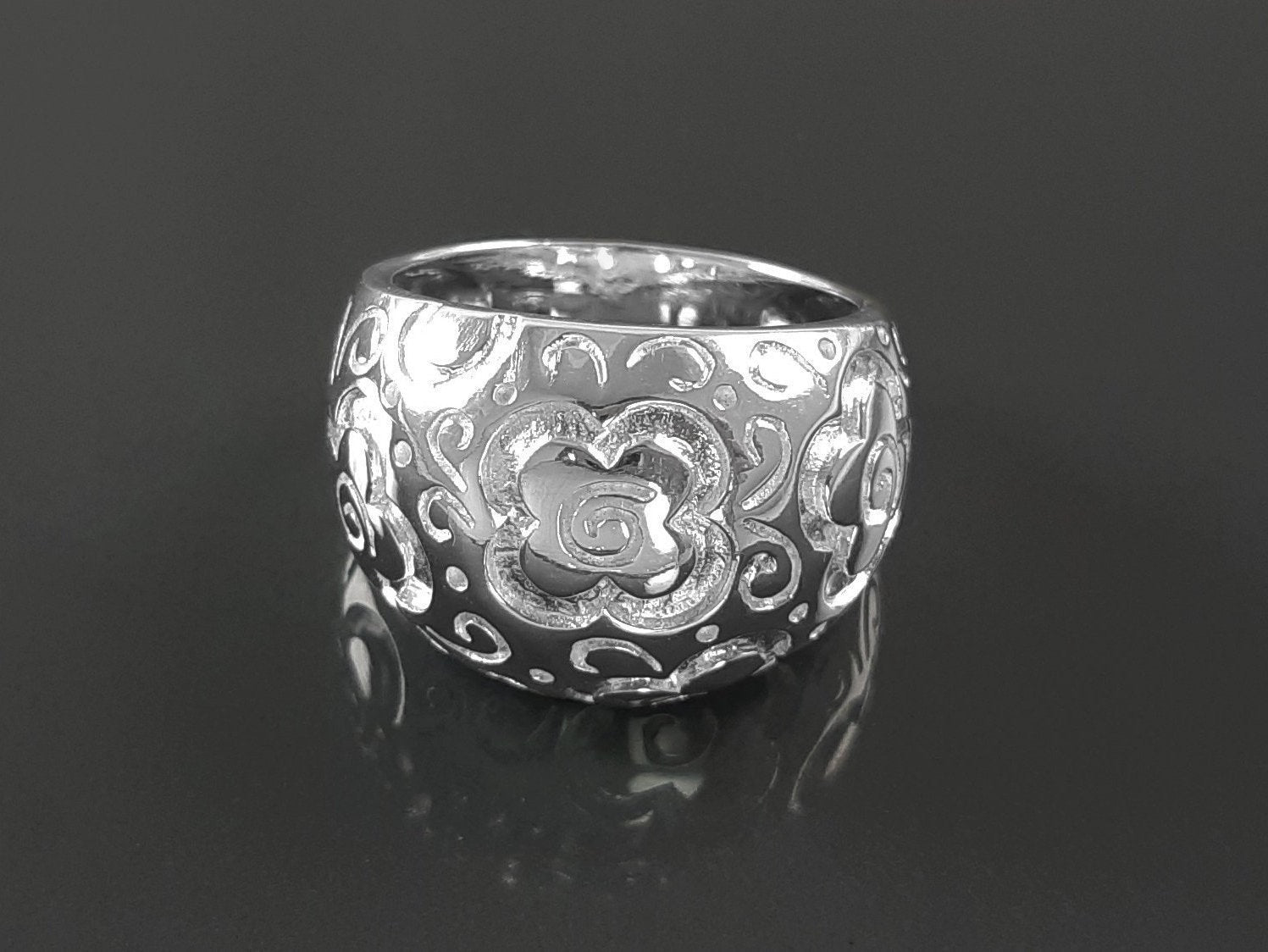 70's Flower Ring - Sterling Silver, engraved floral nature Flowers Pattern - Hipster Boho Flower Power Wide Domed Band Ring