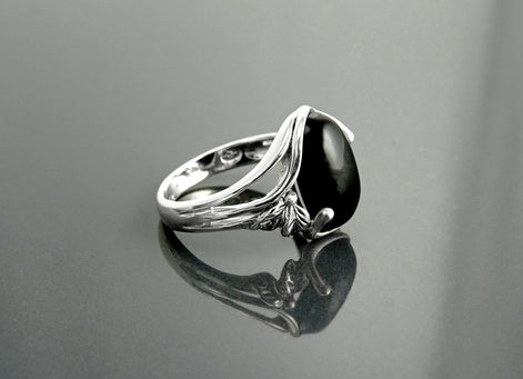 Sterling Silver Onyx Leaf Ring, Boho Antique Rope Shank Band, Oval Black Gemstone