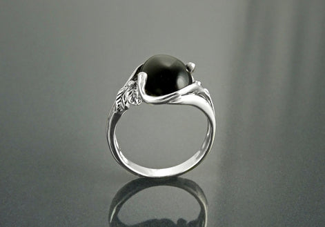 Sterling Silver Onyx Leaf Ring, Boho Antique Rope Shank Band, Oval Black Gemstone