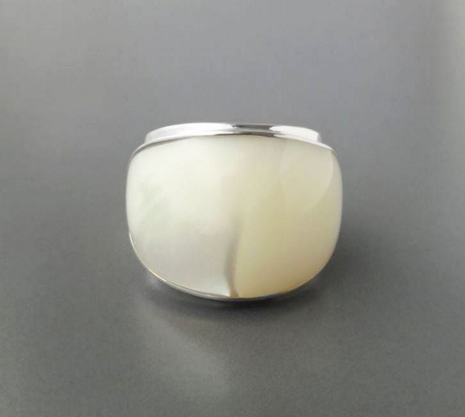 White MOP Wide Ring - Sterling Silver 925 - Mother of Pearl - Boho Ring - White shell - Large Silver Ring - Genuine MOP. Small Size Ring.