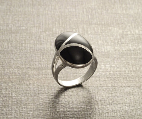 Black Oval Ring, Sterling Silver, Onyx Stone jewelry, Modern Geometric Stones Design, Woman Modern Gemstone Ring