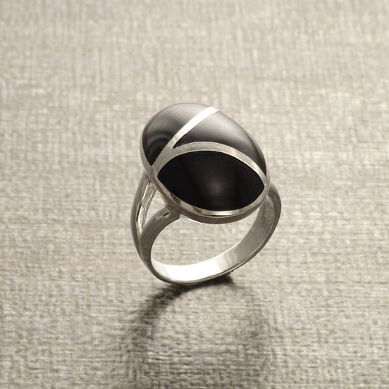 Black Oval Ring, Sterling Silver, Onyx Stone jewelry, Modern Geometric Stones Design, Woman Modern Gemstone Ring