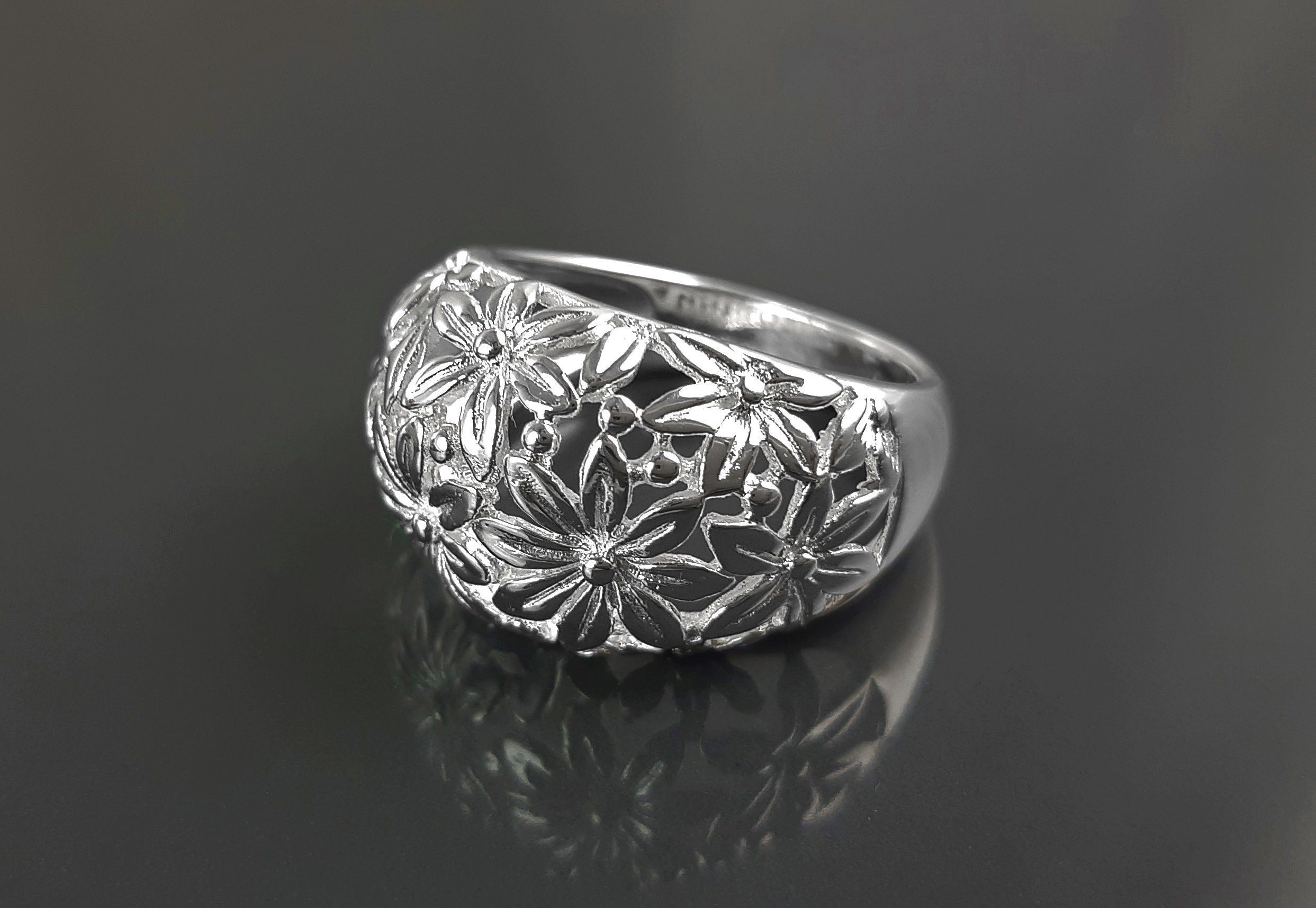 Daisy Flower Ring, Sterling Silver, Daisies Country Flowers Filigree Ring, Blossom Floral, Spring Summer Bloom Ring, Nature Jewelry