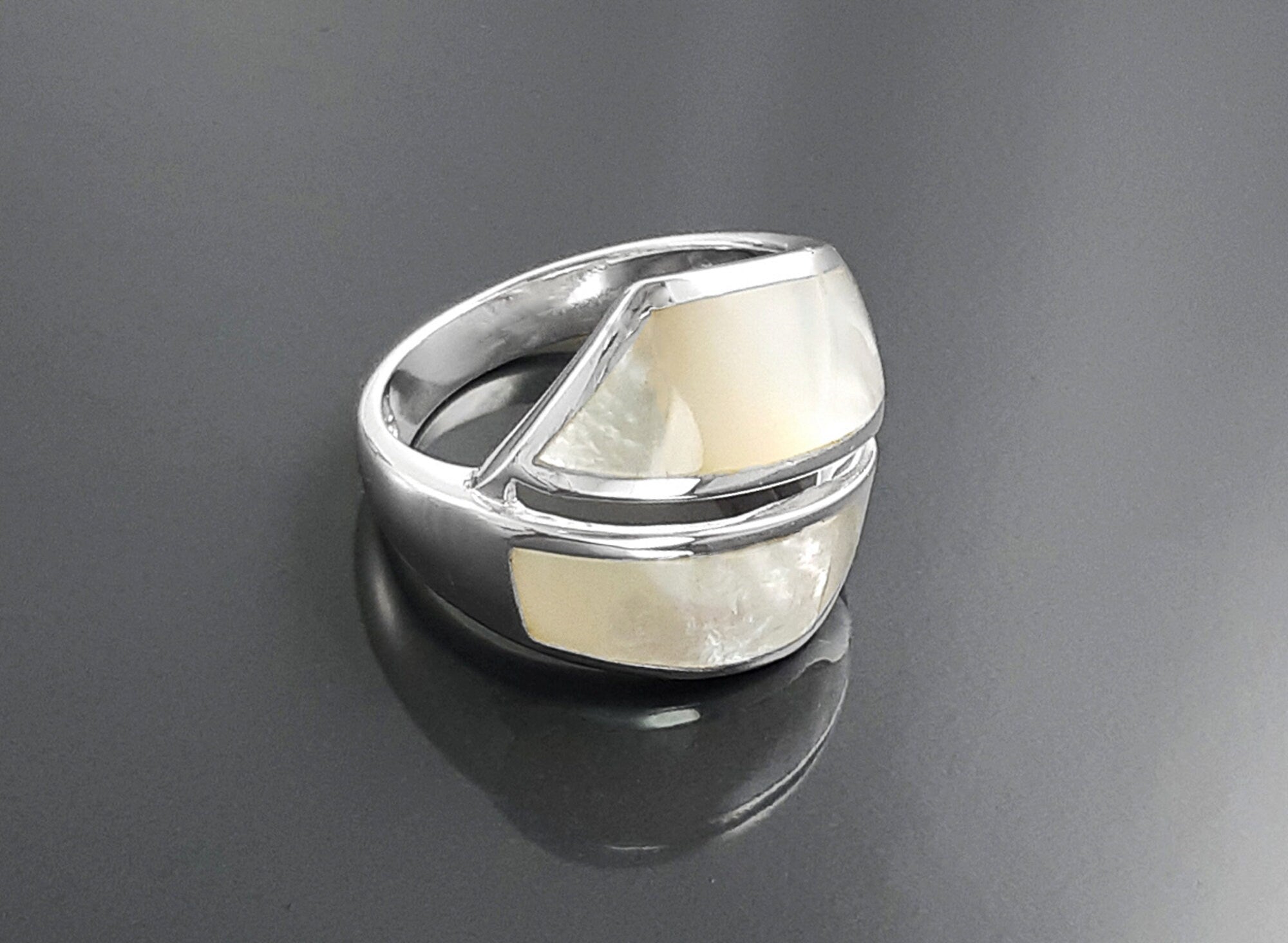 Bypass Ring, Sterling Silver, Shell Pearl Gemstone Crossing Ring, Designer, Geometric Flat Stone Ring, Square Modern Jewelry, Unique Ring
