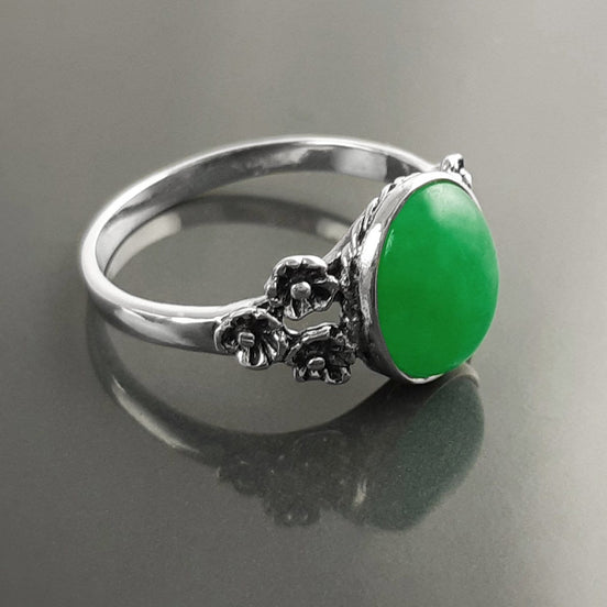 Jade ring, sterling silver, genuine Natural green jade oval stone, dainty small green gemstone jewelry, comfortable vintage style