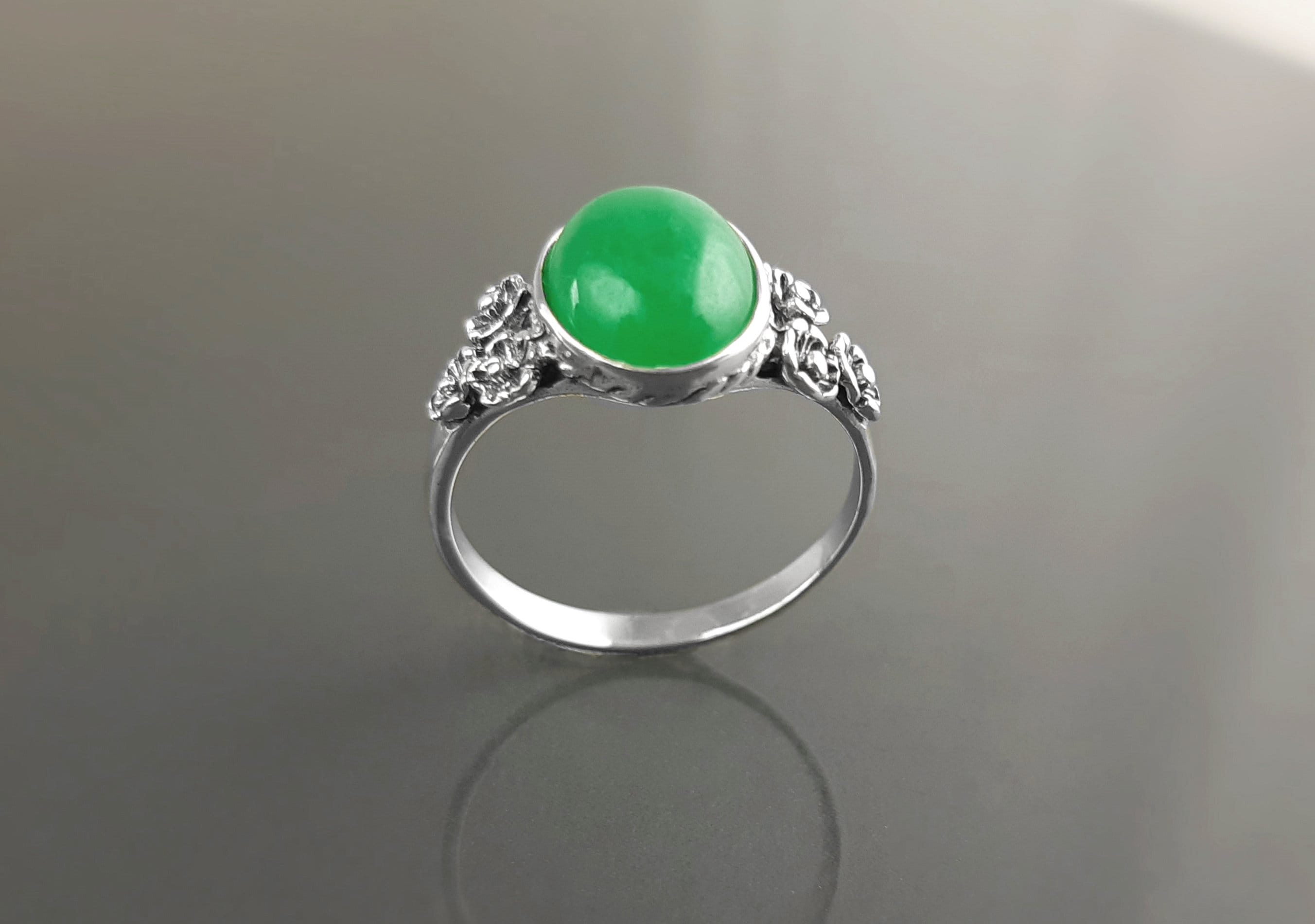 Jade ring, sterling silver, genuine Natural green jade oval stone, dainty small green gemstone jewelry, comfortable vintage style
