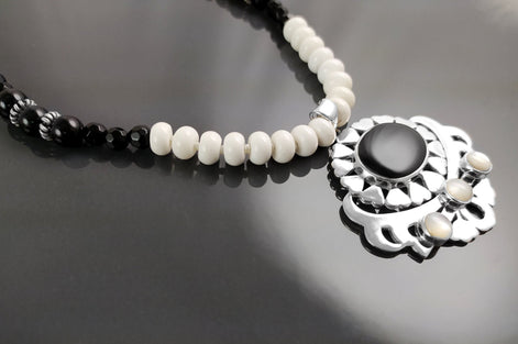 Boho Black Necklace, Sterling Silver, White agate and Black Onyx Gemstones, Adjustable Stone Necklace Choker, Spiritual Jewelry